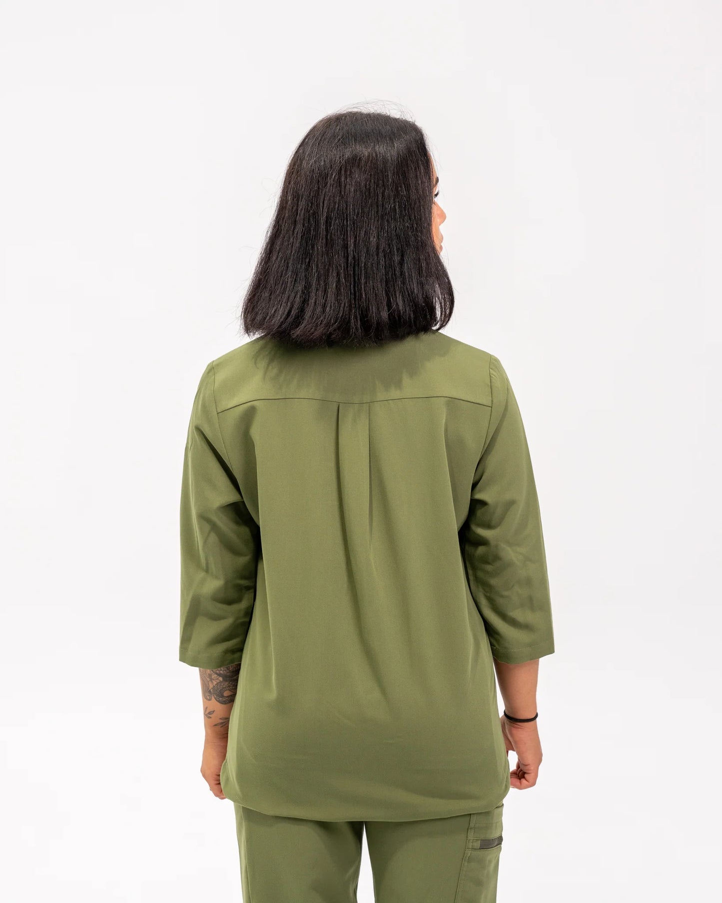 Haut d'uniforme Joiia Cecilia vert mousse de dos