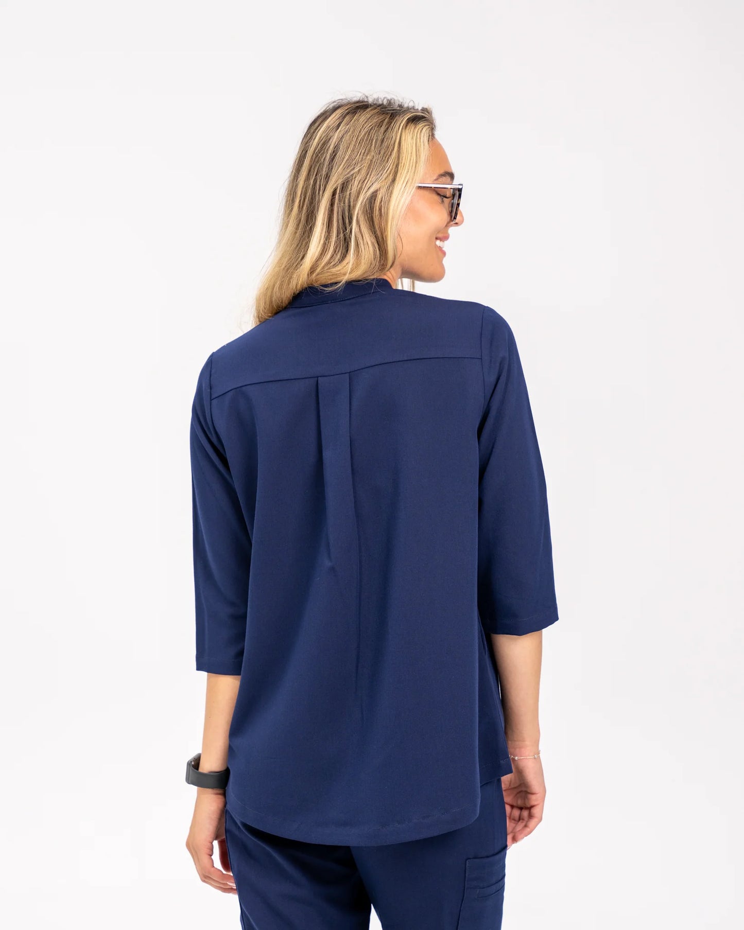 Haut d'uniforme Joiia Cecilia marine de dos
