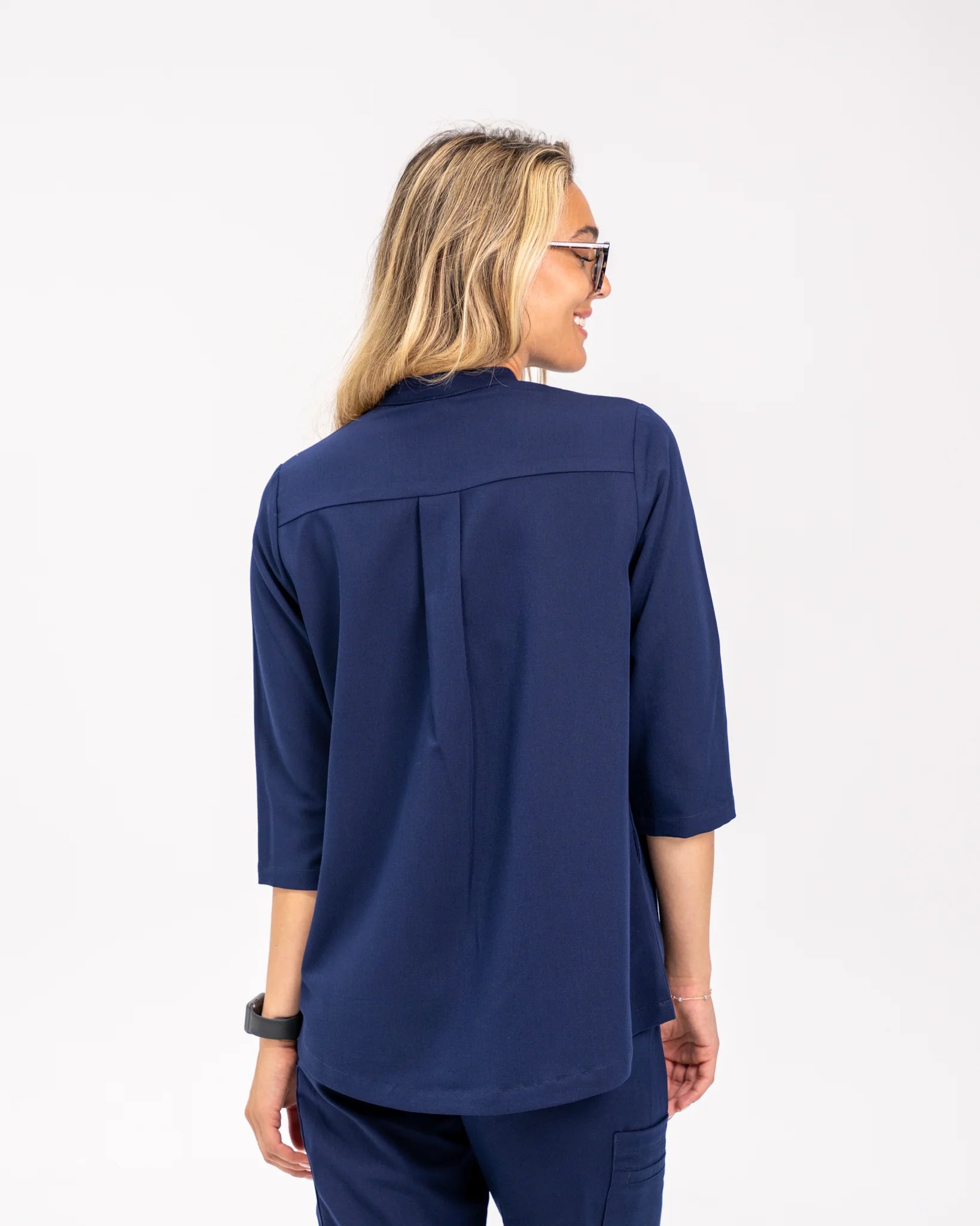 Haut d'uniforme Joiia Cecilia marine de dos
